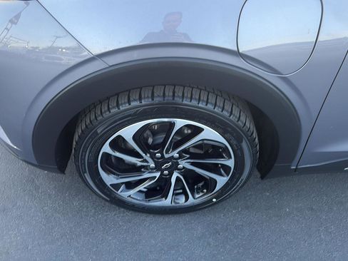 Used 2023 Chevrolet Bolt EUV Premier w/ Sun & Sound Package image 7