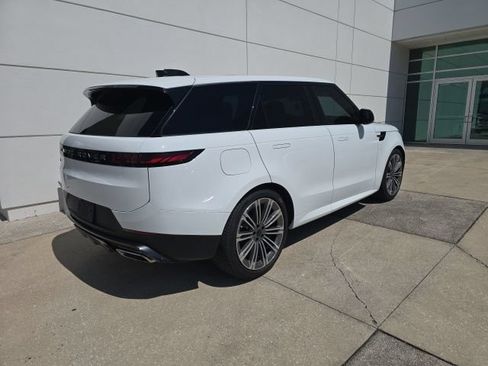 Used 2026 Land Rover Range Rover Sport SE AWD/4WD image 5