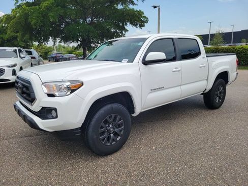 Used 2023 Toyota Tacoma SR5 RWD image 4