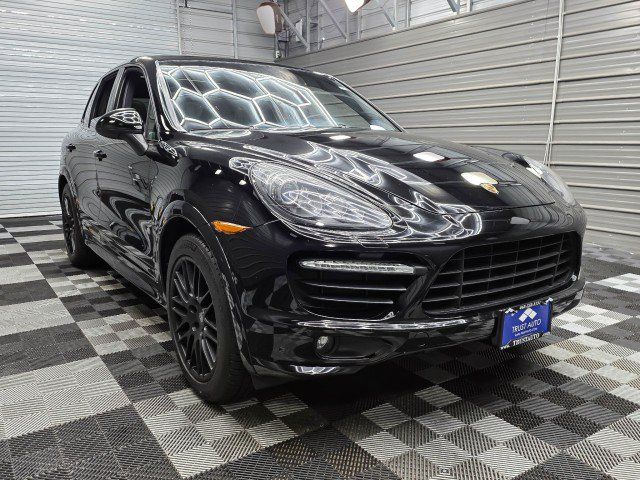 Used 2014 Porsche Cayenne GTS AWD/4WD image 4