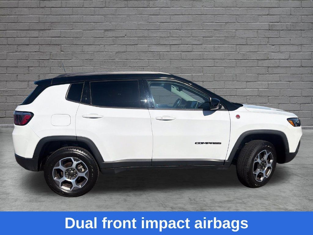 Used 2022 Jeep Compass Trailhawk w/ Sun and Sound Group AWD/4WD image 9