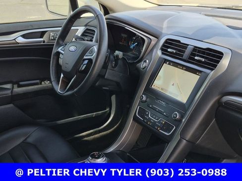 Used 2019 Ford Fusion SEL image 10