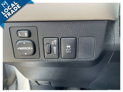 Used 2015 Toyota RAV4 LE AWD/4WD image 10