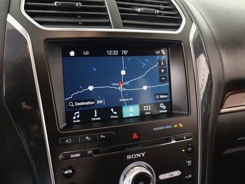 Used 2018 Ford Explorer Platinum AWD/4WD image 7