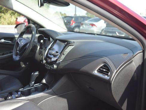 Used 2017 Chevrolet Cruze Premier w/ Enhanced Convenience Package FWD image 10