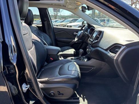 Used 2019 Jeep Cherokee Limited w/ Luxury Group AWD/4WD image 30