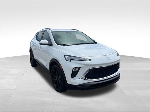 Used 2025 Buick Encore GX Sport Touring w/ Comfort Package image 7