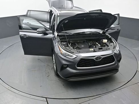 Used 2023 Toyota Highlander Platinum image 62