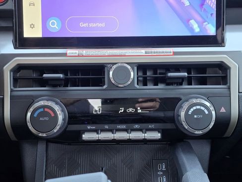 Used 2025 Toyota Tacoma TRD Off-Road AWD/4WD image 14
