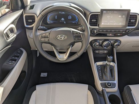 New 2025 Hyundai Venue SEL FWD image 18