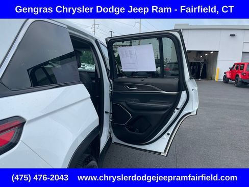 Certified 2023 Jeep Grand Cherokee Limited w/ Luxury Tech Group II AWD/4WD image 25