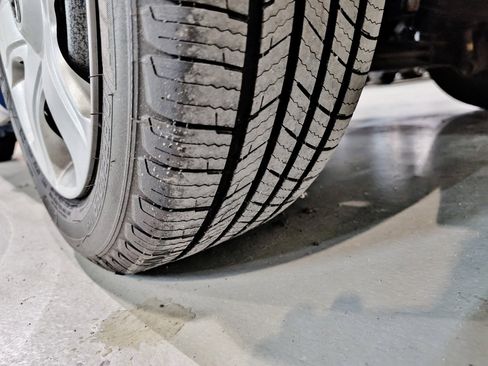 Used 2009 Toyota Matrix S image 50