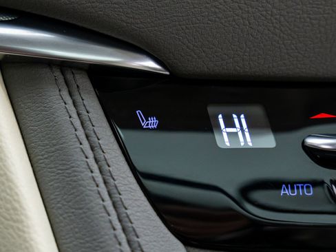 Certified 2022 Cadillac XT5 Premium Luxury w/ LPO, Floor Liner Package image 29