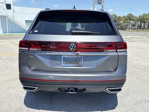 Used 2025 Volkswagen Atlas SE FWD image 4