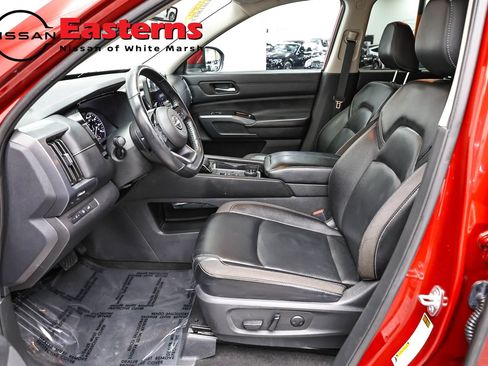 Used 2023 Nissan Pathfinder SL w/ Lighting Package (N92) AWD/4WD image 14