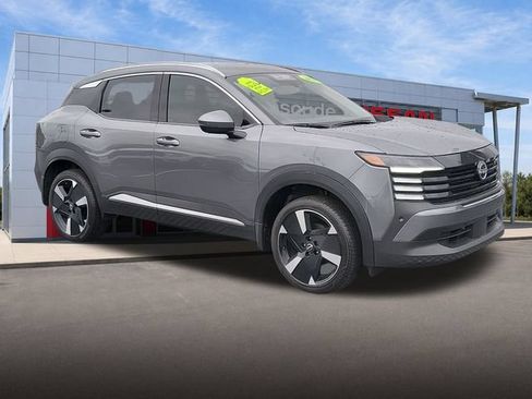 Certified 2025 Nissan Kicks SR FWD image 1