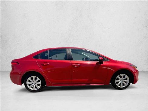 Used 2021 Toyota Corolla LE FWD image 5