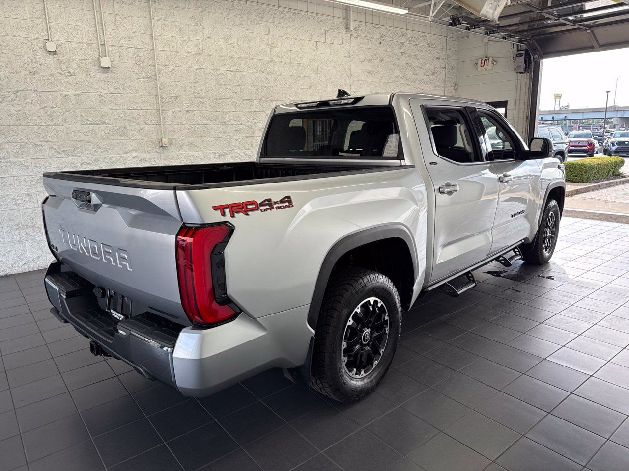 Used 2022 Toyota Tundra SR5 w/ TRD Off-Road Package AWD/4WD image 8