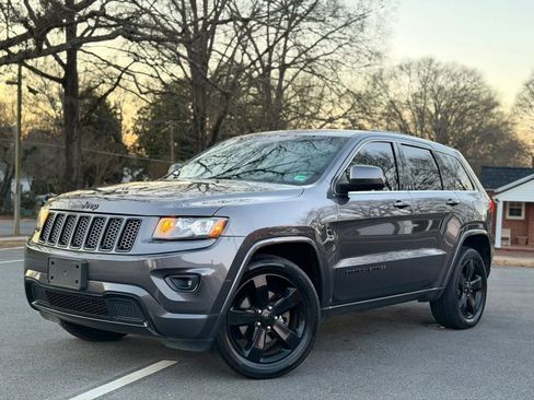 Used 2015 Jeep Grand Cherokee Altitude AWD/4WD image 2