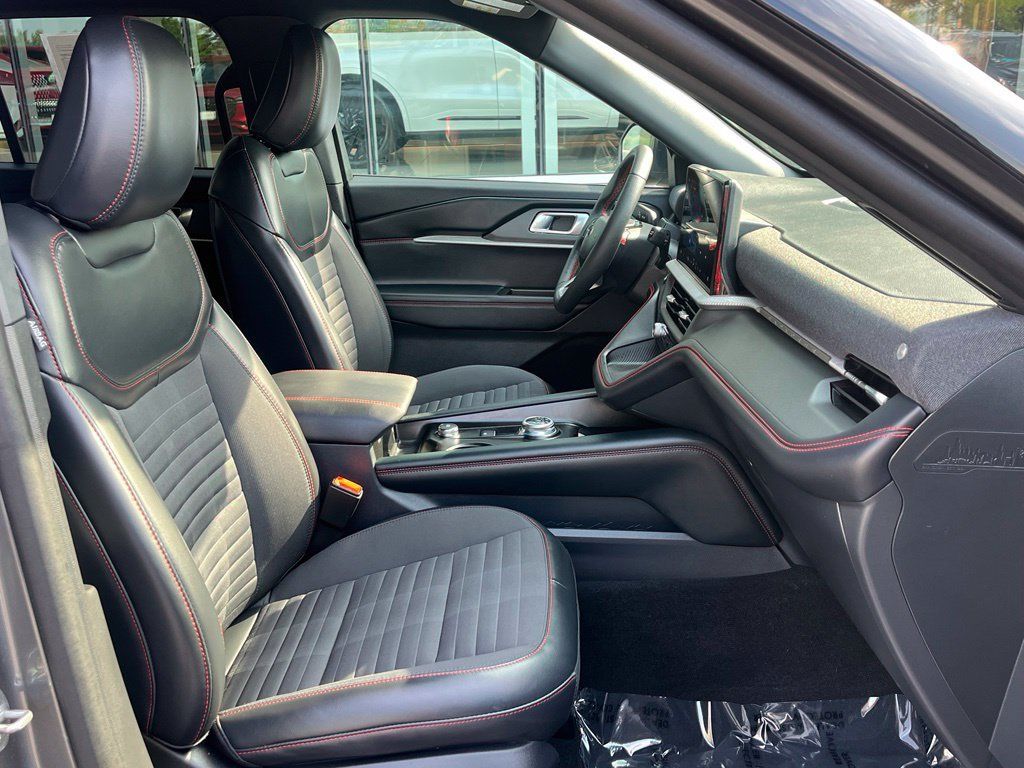 Certified 2025 Ford Explorer ST-Line w/ ST-Line Street Pack AWD/4WD image 23