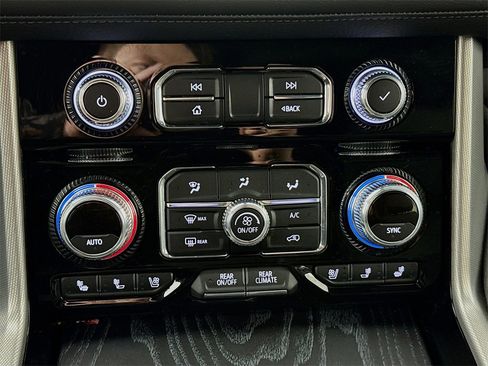 Used 2021 GMC Yukon Denali image 17