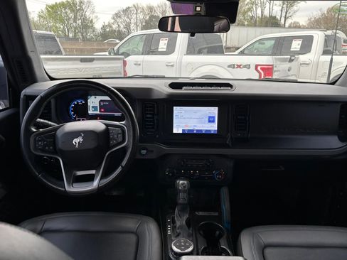 Used 2022 Ford Bronco Black Diamond w/ Sasquatch Package image 17