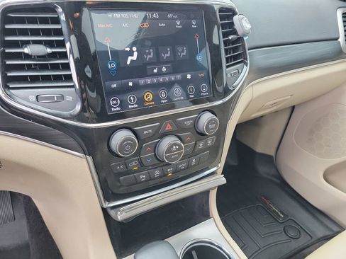 Used 2019 Jeep Grand Cherokee Limited AWD/4WD image 10