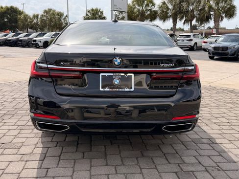 Used 2022 BMW 750i xDrive w/ Executive Package AWD/4WD image 10