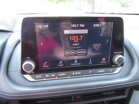 Used 2024 Nissan Rogue S AWD/4WD image 14