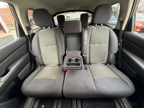 Used 2019 Nissan Pathfinder SV image 15