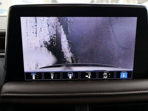 Used 2021 Chevrolet Tahoe LT w/ Luxury Package image 29