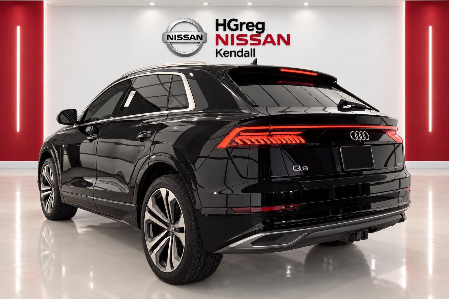 Used 2019 Audi Q8 Prestige AWD/4WD image 2