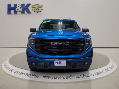 Used 2024 GMC Sierra 1500 Elevation w/ Preferred Package AWD/4WD image 2
