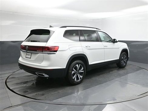 New 2026 Volkswagen Atlas SE image 11