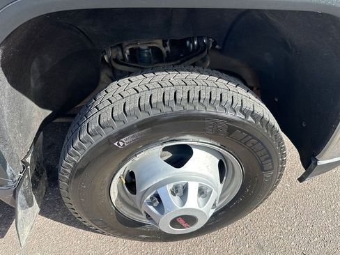 Used 2021 GMC Sierra 3500 4x4 Crew Cab w/ Gooseneck/5TH Wheel Package image 16