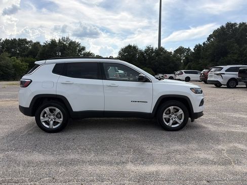 Used 2024 Jeep Compass Latitude AWD/4WD image 7