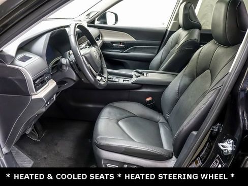 Used 2025 Toyota Grand Highlander AWD image 5