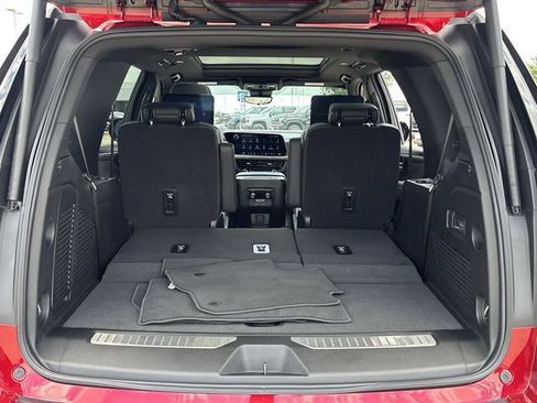 Used 2025 Chevrolet Tahoe Premier RWD image 30