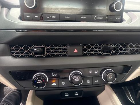 Certified 2025 Honda Accord LX image 15