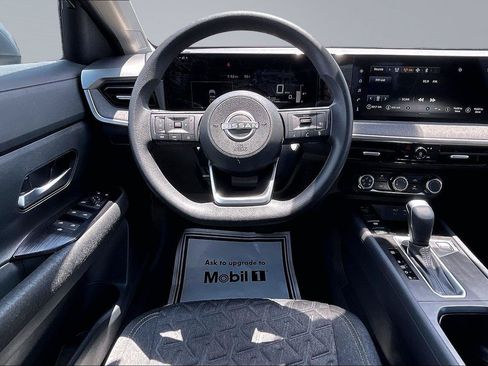 Certified 2025 Nissan Kicks SV w/ Illumination Package FWD image 6