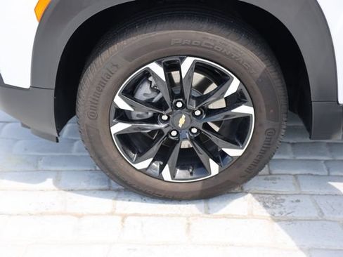 Used 2023 Chevrolet TrailBlazer LT w/ LPO, Blackout Package FWD image 37