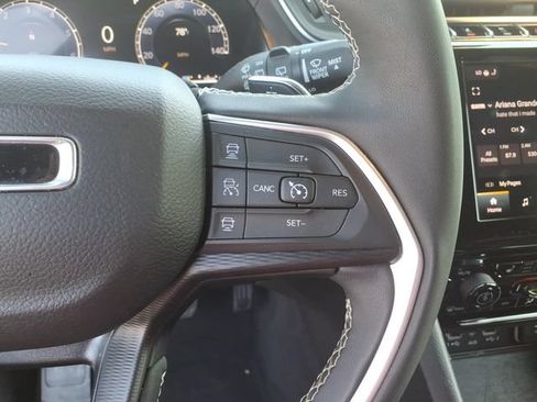 Certified 2024 Jeep Grand Cherokee L Altitude AWD/4WD image 20
