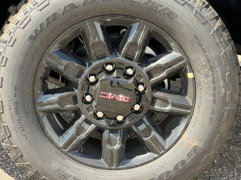 New 2026 GMC Sierra 2500 AT4 w/ AT4 Premium Plus Package AWD/4WD image 6