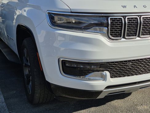 Used 2024 Jeep Wagoneer Series III AWD/4WD image 14