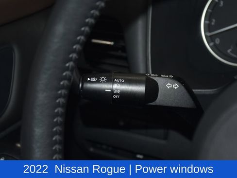 Used 2022 Nissan Rogue SV w/ SV Premium Package image 10