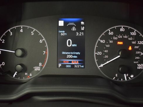 Used 2024 Toyota Corolla Cross LE image 17