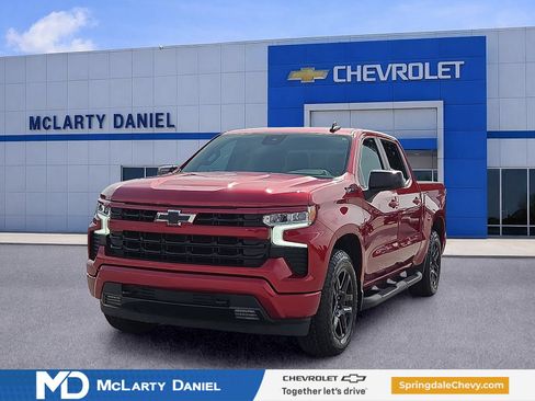 Used 2024 Chevrolet Silverado 1500 RST w/ Z71 Off-Road Package AWD/4WD image 2