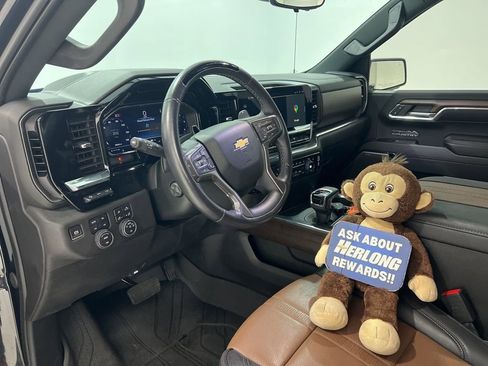 Used 2024 Chevrolet Silverado 1500 High Country image 9