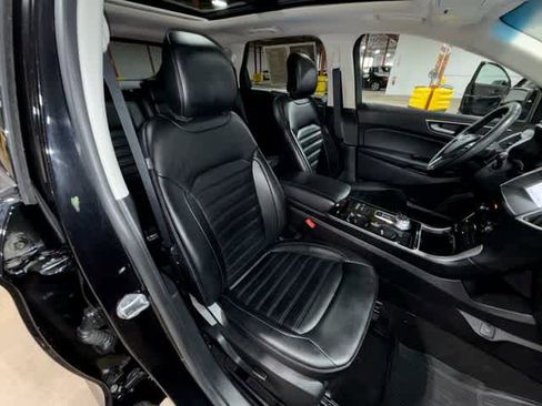 Used 2019 Ford Edge SEL w/ Equipment Group 201A AWD/4WD image 16