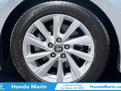 Used 2021 Toyota Camry LE FWD image 32